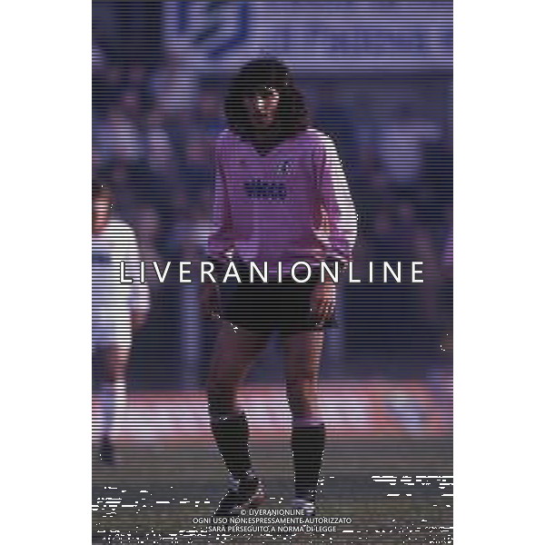 RETROSPETTIVA FELICE CENTOFANTI CALCIATORE NELLA FOTO FELICE CENTOFANTI CON LA MAGLIA DEL PALERMO CALCIO NELL\'ANNO 1991-1992 AG ALDO LIVERANI SAS