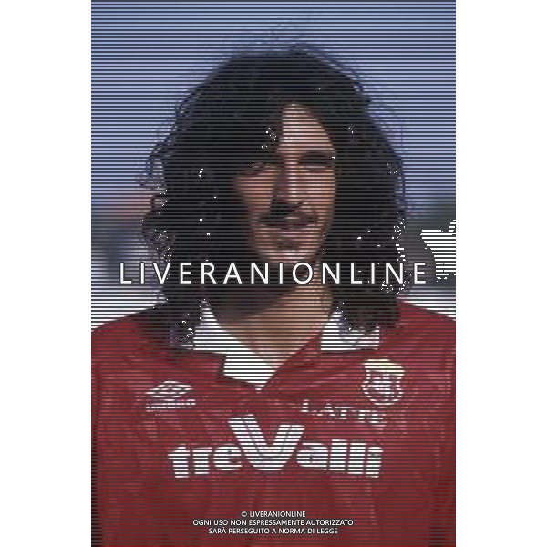 RETROSPETTIVA FELICE CENTOFANTI CALCIATORE NELLA FOTO FELICE CENTOFANTI CON LA MAGLIA DELL\'ANCONA CALCIO NELL\'ANNO 1992-1993 AG ALDO LIVERANI SAS