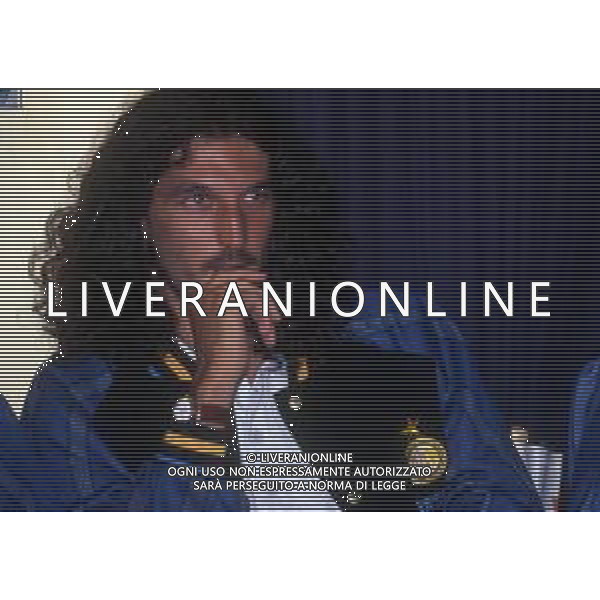 RETROSPETTIVA FELICE CENTOFANTI CALCIATORE NELLA FOTO FELICE CENTOFANTI CON LA MAGLIA DELL\'INTER CALCIO NELL\'ANNO 1995-1996 AG ALDO LIVERANI SAS