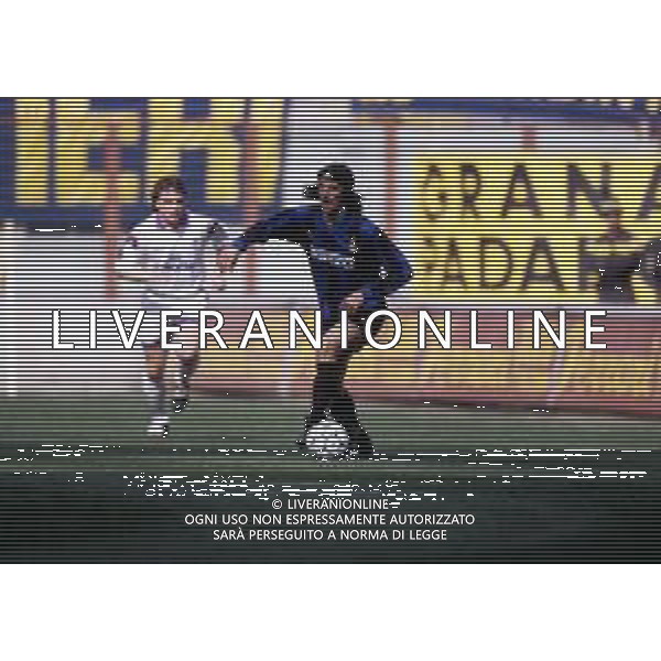 RETROSPETTIVA FELICE CENTOFANTI CALCIATORE NELLA FOTO FELICE CENTOFANTI CON LA MAGLIA DELL\'INTER CALCIO NELL\'ANNO 1995-1996 AG ALDO LIVERANI SAS
