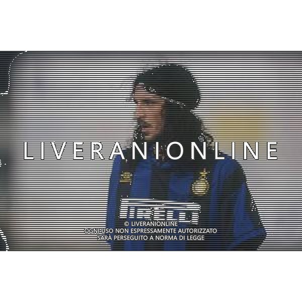 RETROSPETTIVA FELICE CENTOFANTI CALCIATORE NELLA FOTO FELICE CENTOFANTI CON LA MAGLIA DELL\'INTER CALCIO NELL\'ANNO 1995-1996 AG ALDO LIVERANI SAS