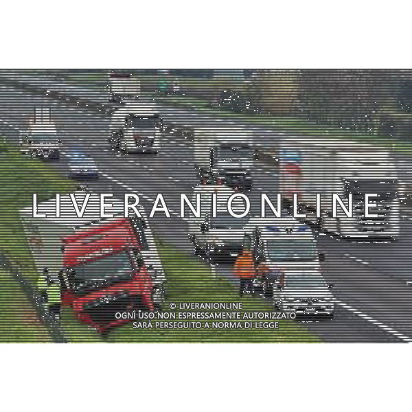 IMOLA 26 03 2020 INCIDENTE SULL\'AUTOSTRADA A14 KM 49 CAMION FUORI STRADA SUL POSTO AMBULANZA 118 E POLIZIA STRADALE©SANNA / AGENZIA ALDO LIVERANI SAS