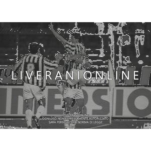 08-09-1993 TORINO-CAMPIONATO DI CALCIO JUVENTUS SAMPDORIA 3-1 NELLA FOTO ABBRACCI GIOCATORI JUVENTUS DOPO IL GOAL AG ALDO LIVERANI SAS