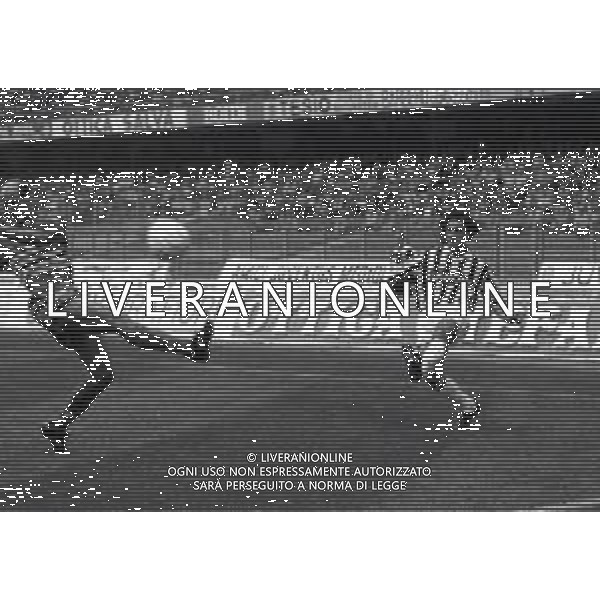 08-09-1993 TORINO-CAMPIONATO DI CALCIO JUVENTUS SAMPDORIA 3-1 NELLA FOTO ANDREA FORTUNATO E ATTILIO LOMBARDO AG ALDO LIVERANI SAS
