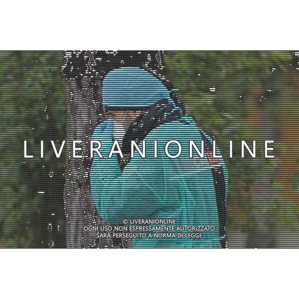 IMOLA 26 03 2020 CORONAVIRUS ANZIANO NON RISPONDEVA DA UNA SETTIMANA AI FAMIGLIARI - CHIAMATI I SOCCORSI PER CONSTATARE LE CONDIZIONI DI SALUTE PERO\' IN CASA NON VIENE TROVATO NESSUNO NELLA FOTO MEDICI INFERMIERI CARABINIERI E VIGILI DEL FUOCO CON MASCHERINA PER PRESTARE SOCCORSO©SANNA / AGENZIA ALDO LIVERANI SAS
