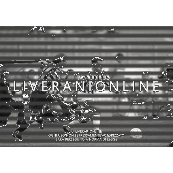 02-04-1994 TORINO CAMPIONATO DI CLCIO SERIE A JUVENTUS INTER 1-0 NELLA FOTO ANGELO DI LIVIO E DAVIDE FONTOLAN AG ALDO LIVERANI SAS