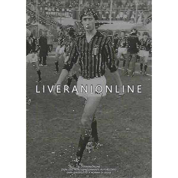 RETROSPETTIVA ROBERTO MANDRESSI CALCIATORE NELLA FOTO ROBERTO MANDRESSI CON LA MAGLIA DEL MILAN CALCIO AG ALDO LIVERANI SAS