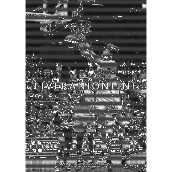 23-10-1994 MILANO CAMPIONATO DI BASKET SERIE A 1 STEFANEL MILANO CAGIVA VARESE NELLA FOTO DAVIDE PESSINA E HUGO SCONOCCHINI AG ALDO LIVERANI SAS