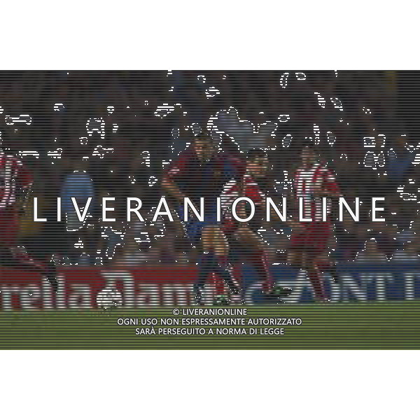 05-09-2002 BARCELLONA- BARCELLONA ATLETICO MADRID NELLA FOTO PHILLIP COCU AG ALDO LIVERANI SAS