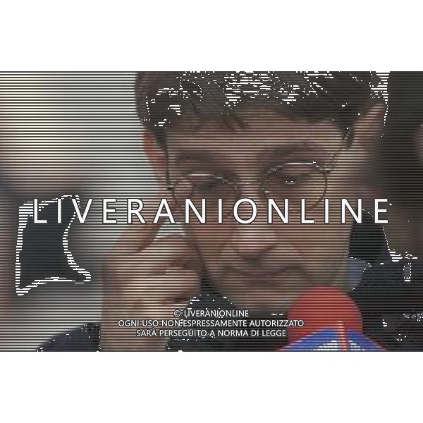 VERONELLO 02 03 02 IL PRESIDENTE CAMPEDELLI VISIBILMENTE SCOSSO DALLA TRAGEDIA INCONTRA I GIORNALISTI PER LA MORTE DEL GIOCATORE JASON MAYELE MORTO NELL\'INCIDENTE STRADALE AG ALDO LIVERANI SAS