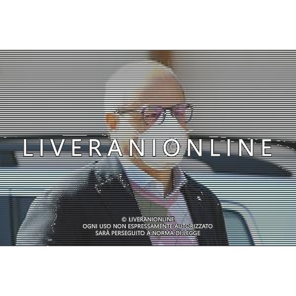 IMOLA 03 04 2020 EMERGENZA CORONAVIRUS - ON.GIANNI TONELLI LEGA INSIEME A SIMONE CARAPIA LEGA IMOLA E ANDREA LONGHI HANNO DONATO LE MASCHERINE AGLI UOMINI IN DIVISA DELLE FORZE DELL\'ORDINE NELLA FOTO ANDREA LONGHI ©SANNA / AGENZIA ALDO LIVERANI SAS