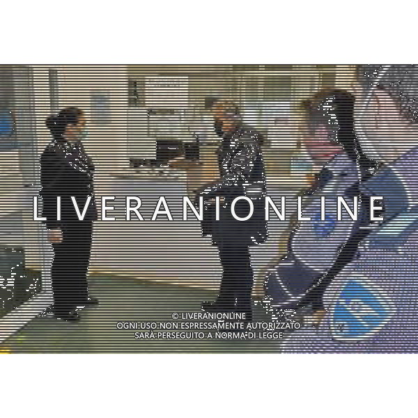 IMOLA 03 04 2020 EMERGENZA CORONAVIRUS - ON.GIANNI TONELLI LEGA INSIEME A SIMONE CARAPIA LEGA IMOLA E ANDREA LONGHI HANNO DONATO LE MASCHERINE AGLI UOMINI IN DIVISA DELLE FORZE DELL\'ORDINE NELLA FOTO LA POLIZIA MUNICIPALE ©SANNA / AGENZIA ALDO LIVERANI SAS