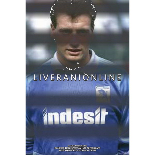 RETROSPETTIVA LUCA MARCHEGIANI CALCIATORE NELLA FOTO LUCA MARCHEGIANI CON LA MAGLIA DEL TORINO CALCIO NELL\'ANNO 1989-1990 AG ALDO LIVERANI SAS