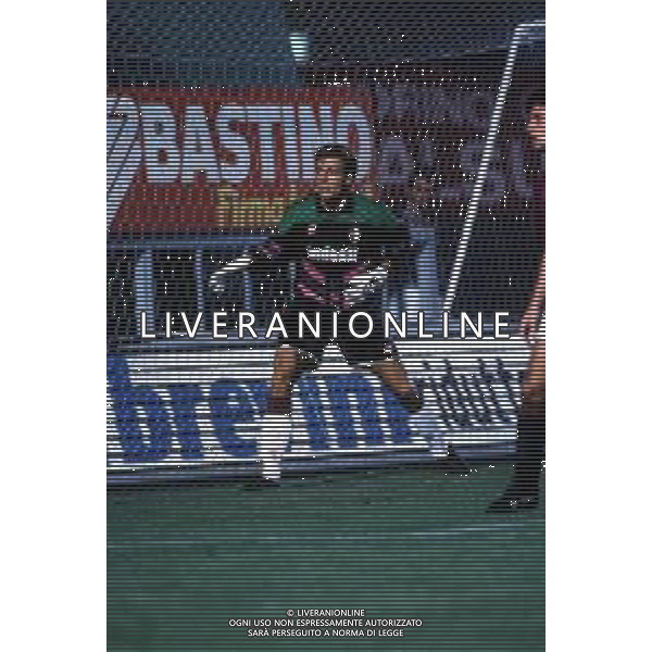 RETROSPETTIVA LUCA MARCHEGIANI CALCIATORE NELLA FOTO LUCA MARCHEGIANI CON LA MAGLIA DEL TORINO CALCIO NELL\'ANNO 1990-1991 AG ALDO LIVERANI SAS