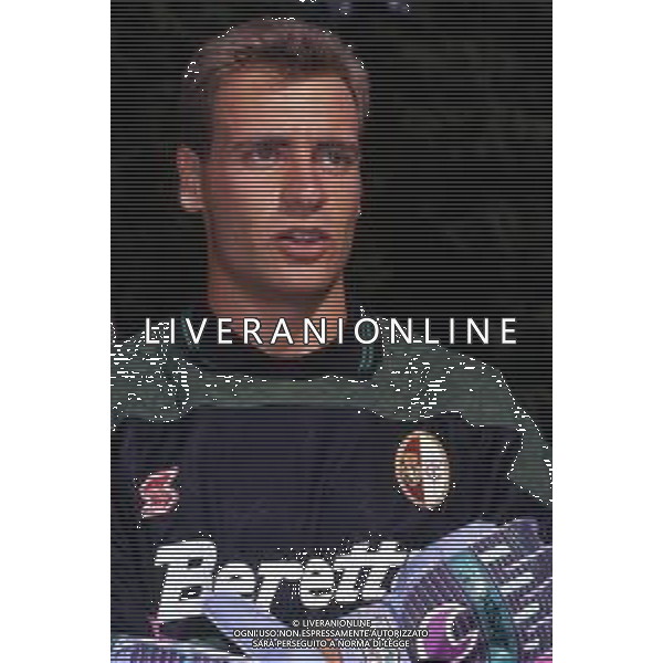 RETROSPETTIVA LUCA MARCHEGIANI CALCIATORE NELLA FOTO LUCA MARCHEGIANI CON LA MAGLIA DEL TORINO CALCIO NELL\'ANNO 1991-1992 AG ALDO LIVERANI SAS