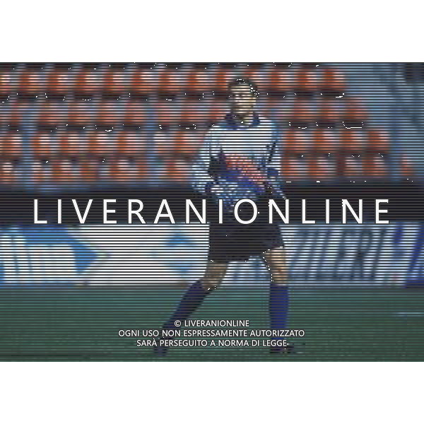 RETROSPETTIVA LUCA MARCHEGIANI CALCIATORE NELLA FOTO LUCA MARCHEGIANI CON LA MAGLIA DELLA NAZIONALE ITALIANA NELL\'ANNO 1992-1993 AG ALDO LIVERANI SAS