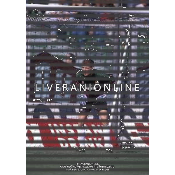 RETROSPETTIVA LUCA MARCHEGIANI CALCIATORE NELLA FOTO LUCA MARCHEGIANI CON LA MAGLIA DEL TORINO CALCIO NELL\'ANNO 1992-1993 AG ALDO LIVERANI SAS