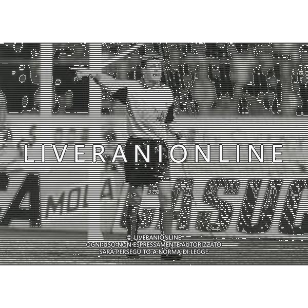 RETROSPETTIVA LUCA MARCHEGIANI CALCIATORE NELLA FOTO LUCA MARCHEGIANI CON LA MAGLIA DEL TORINO CALCIO NELL\'ANNO 1992-1993 AG ALDO LIVERANI SAS