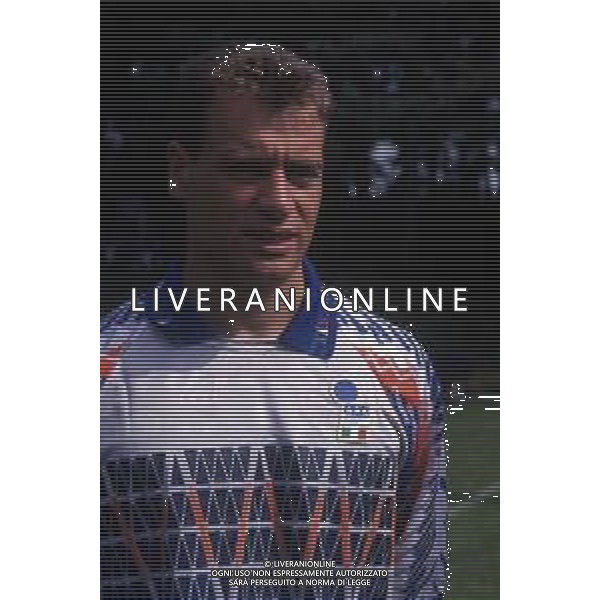 RETROSPETTIVA LUCA MARCHEGIANI CALCIATORE NELLA FOTO LUCA MARCHEGIANICON LA MAGLIA DELLA NAZIONALE ITALIANA NELL\'ANNO 1993-1994 AG ALDO LIVERANI SAS