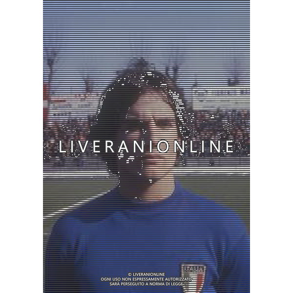 RETROSPETTIVA PIETRO MARIANI CALCIATORE NELLA FOTO PIETRO MARIANI CON LA MAGLIA DELLA NAZIONALE ITALIANA AG ALDO LIVERANI SAS