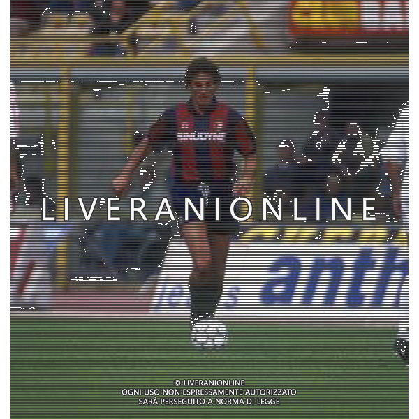 RETROSPETTIVA PIETRO MARIANI CALCIATORE NELLA FOTO PIETRO MARIANI CON LA MAGLIA DEL BOLOGNA CALCIO AG ALDO LIVERANI SAS