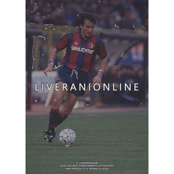 RETROSPETTIVA PIETRO MARIANI CALCIATORE NELLA FOTO PIETRO MARIANI CON LA MAGLIA DEL BOLOGNA CALCIO AG ALDO LIVERANI SAS