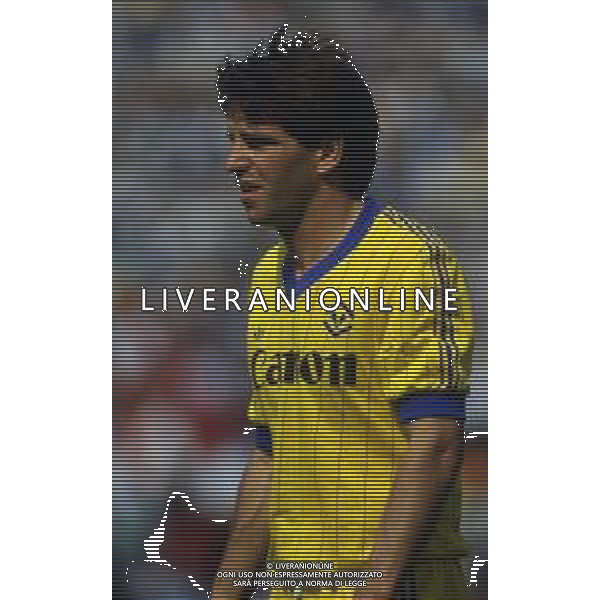 RETROSPETTIVA LUCIANO MARANGON CALCIATORE NELLAFOTO LUCIANO MARANGON CON LA MAGLIA DEL VERONA CALCIO AG ALDO LIVERANI SAS