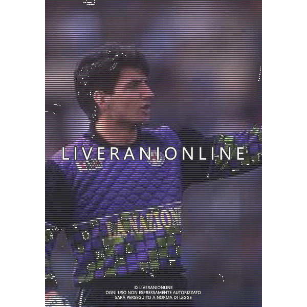 RETROSPETTIVA GIANMATTEO MAREGGINI CALCIATORE NELLA FOTO GIANMATTEO MAREGGINI CON LA MAGLIA DELLA FIORENTINA CALCIO AG ALDO LIVERANI SAS