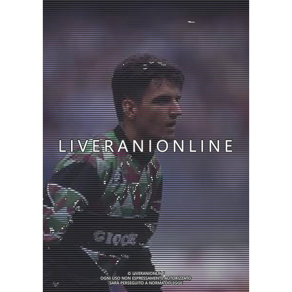 RETROSPETTIVA GIANMATTEO MAREGGINI CALCIATORE NELLA FOTO GIANMATTEO MAREGGINI CON LA MAGLIA DELLA FIORENTINA CALCIO AG ALDO LIVERANI SAS