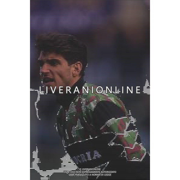RETROSPETTIVA GIANMATTEO MAREGGINI CALCIATORE NELLA FOTO GIANMATTEO MAREGGINI CON LA MAGLIA DELLA FIORENTINA CALCIO AG ALDO LIVERANI SAS