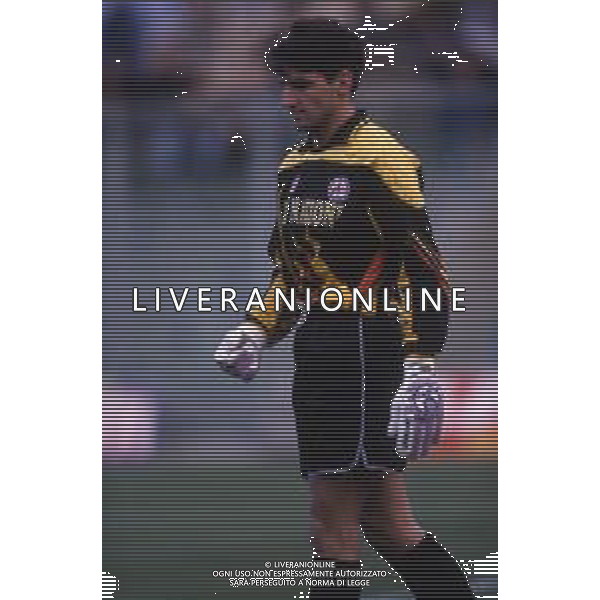 RETROSPETTIVA GIANMATTEO MAREGGINI CALCIATORE NELLA FOTO GIANMATTEO MAREGGINI CON LA MAGLIA DELLA FIORENTINA CALCIO AG ALDO LIVERANI SAS