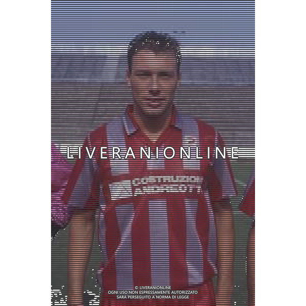 RETROSPETTIVA MARCOLIN DARIO CALCIATORE NELLA FOTO DARIO MARCOLIN CON LA MAGLIA DELLA CREMONESE CALCIO AG ALDO LIVERANI SAS