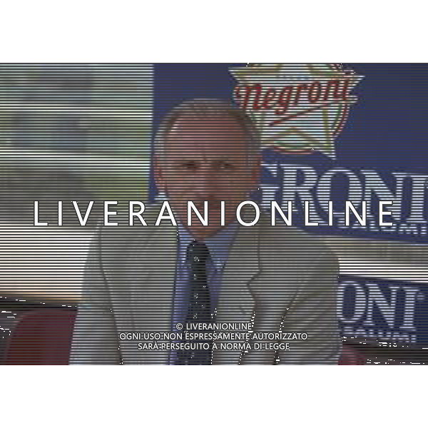 10-10-1999 ALZANO BERGAMO- CAMPIONATO DI CALCIO SERIE B ALZANO SALERNITANA 3-2 NELLA FOTO LUIGI CAGNI ALLENATORE SALERNITANA AG ALDO LIVERANI SAS