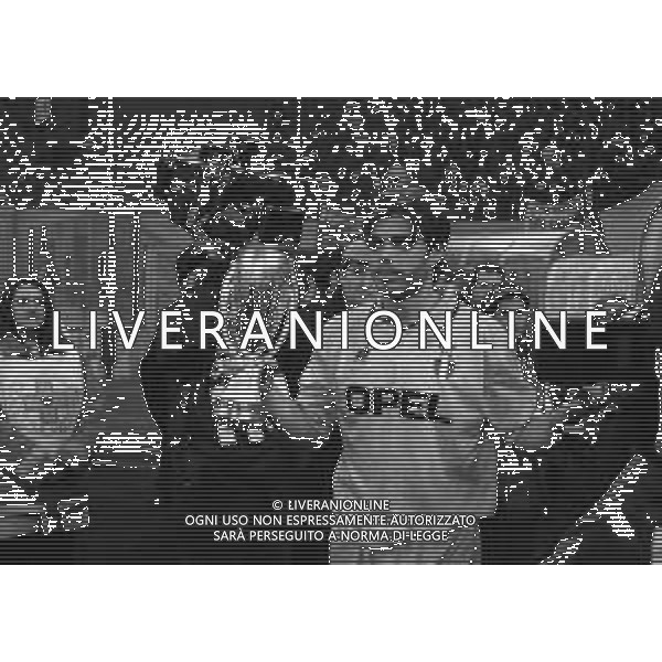 08-02-1995 MILANO FINALE DI SUPERCOPPA UEFA MILAN ARSENAL 2-0 NELLA FOTO ZVONIMIR BOBAN CON LA SUPERCOPPA UEFA AG ALDO LIVERANI SAS