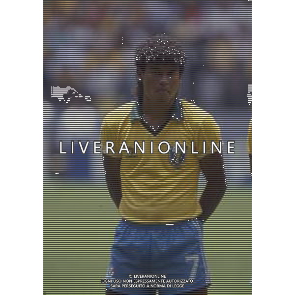 RETROSPETIVA LUIS MULLER CALCIATORE NELLA FOTO LUIS MULLER CON LA MAGLIA DELLA NAZIONALE DEL BRASILE AG ALDO LIVERANI SAS