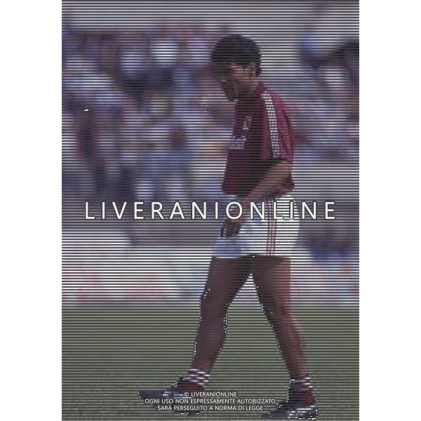 RETROSPETIVA LUIS MULLER CALCIATORE NELLA FOTO LUIS MULLER CON LA MAGLIA DEL TORINO CALCIO AG ALDO LIVERANI SAS