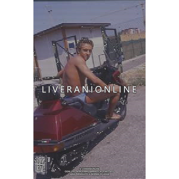 RETROSPETTIVA GIORGIO LAMBERTI NUOTO NELLA FOTO GIORGIO LAMBERTI AG ALDO LIVERANI SAS