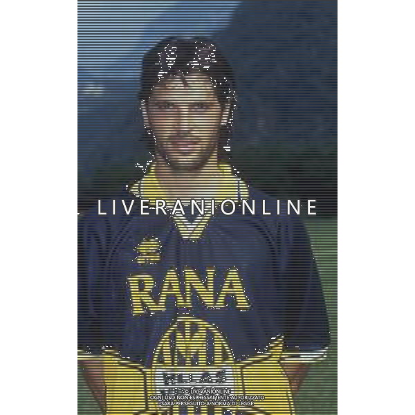 RETROSPETTIVA ALADINO VALOTI CALCIATORE NELLA FOTO ALDINO VALOTI CON LA MAGLIA DEL VERONA CALCIO AG ALDO LIVERANI SAS