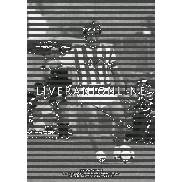 RETROSPETTIVA FRANCO CERILLI CALCIATORE NELLA FOTO FRANCO CERILLI RETROSPETTIVA FRANCO CERILLI CON LA MAGLIA DEL VICENZA CALCIO AG ALDO LIVERANI SAS