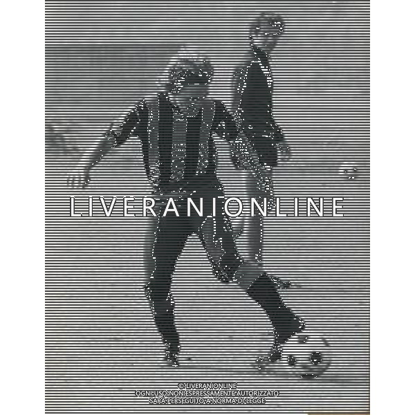 RETROSPETTIVA FRANCO CERILLI CALCIATORE NELLA FOTO FRANCO CERILLI RETROSPETTIVA FRANCO CERILLI CON LA MAGLIA DELL\'INTER AG ALDO LIVERANI SAS