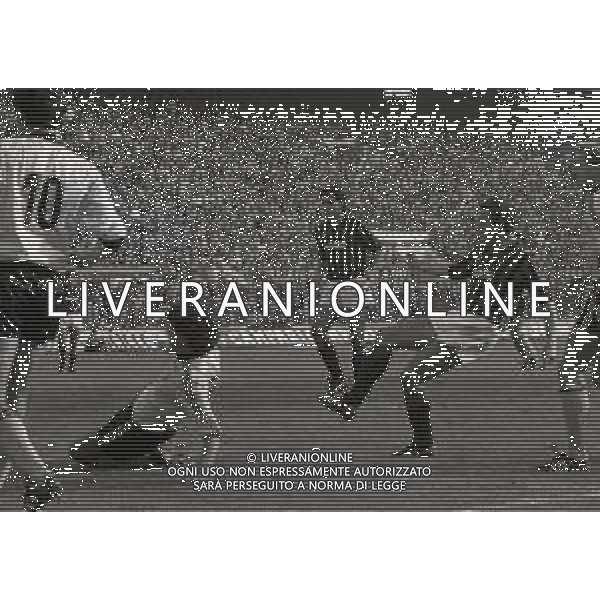 10-10-1982 MILANO-CAMPIONATO DI CALCIO SERIE B MILAN BARI 3-1 NELLA FOTO GOAL OSCAR DAMIANI AG ALDO LIVERANI SAS