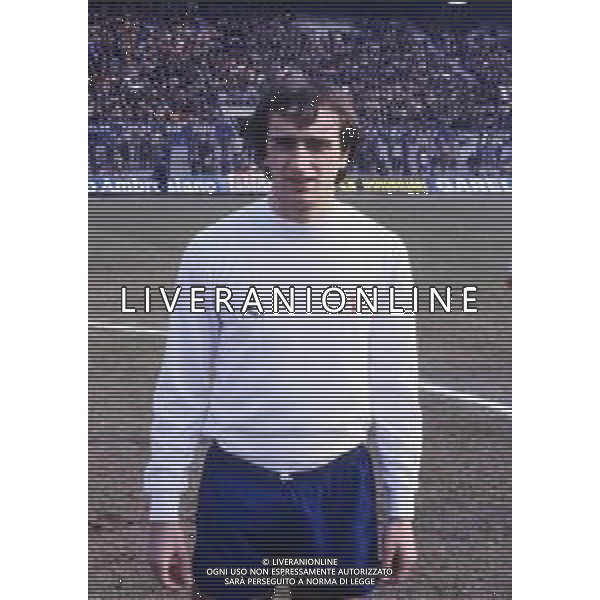 RETROSPETTIVA GIANCARLO CENTI CALCIATORE NELLA FOTO GIANCARLO CENTI CON LA MAGLIA DELL\'INTER NELL\'ANNO 1981 AG ALDO LIVERANI SAS