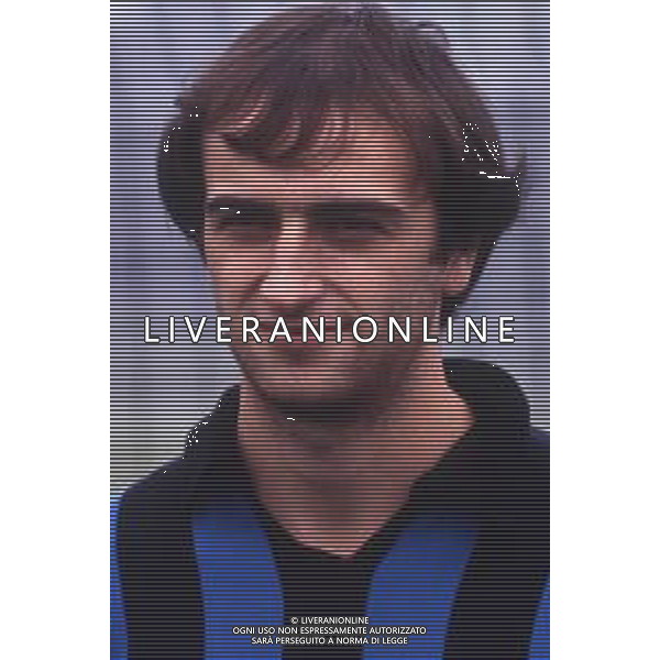 RETROSPETTIVA GIANCARLO CENTI CALCIATORE NELLA FOTO GIANCARLO CENTI CON LA MAGLIA DELL\'INTER NELL\'ANNO 1981 AG ALDO LIVERANI SAS