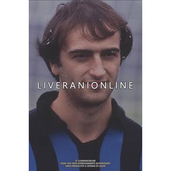 RETROSPETTIVA GIANCARLO CENTI CALCIATORE NELLA FOTO GIANCARLO CENTI CON LA MAGLIA DELL\'INTER NELL\'ANNO 1981 AG ALDO LIVERANI SAS