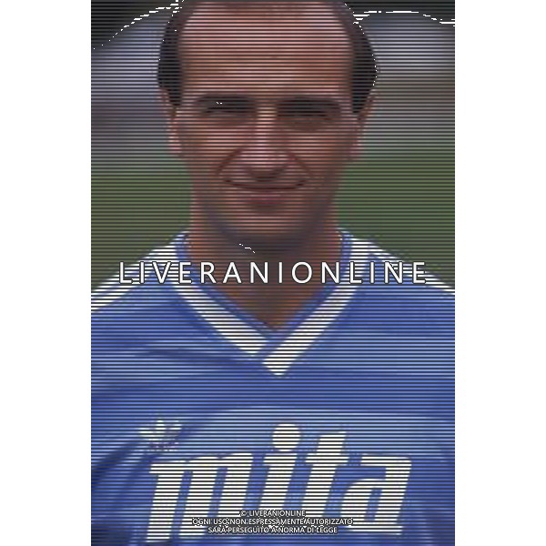RETROSPETTIVA GIANCARLO CENTI CALCIATORE NELLA FOTO GIANCARLO CENTI CON LA MAGLIA DEL COMO CALCIO NELL\'ANNO 1987-1988 AG ALDO LIVERANI SAS