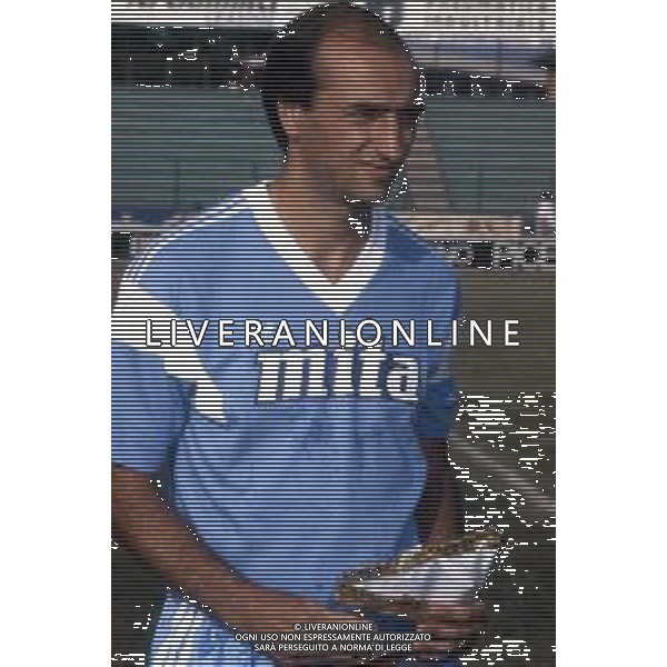 RETROSPETTIVA GIANCARLO CENTI CALCIATORE NELLA FOTO GIANCARLO CENTI CON LA MAGLIA DEL COMO CALCIO NELL\'ANNO 1988-1989 AG ALDO LIVERANI SAS