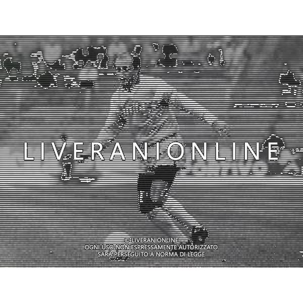 RETROSPETTIVA GIANCARLO CENTI CALCIATORE NELLA FOTO GIANCARLO CENTI CON LA MAGLIA DEL COMO CALCIO AG ALDO LIVERANI SAS