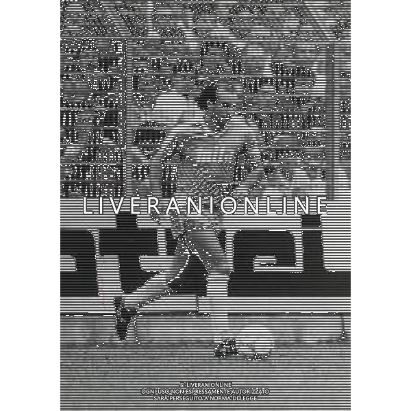RETROSPETTIVA GIANCARLO CENTI CALCIATORE NELLA FOTO GIANCARLO CENTI CON LA MAGLIA DEL COMO CALCIO AG ALDO LIVERANI SAS