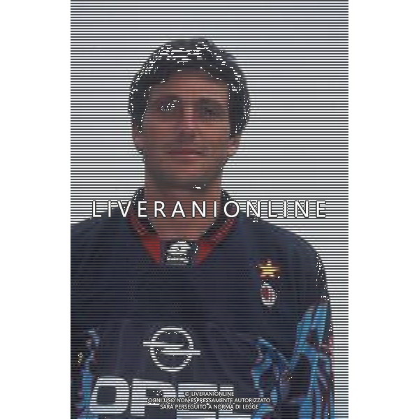 RETROSPETTIVA IELPO MARIO CALCIATORE NELLA FOTO IELPO MARIO CON LA MAGLIA DEL MILAN AG ALDO LIVERANI SAS