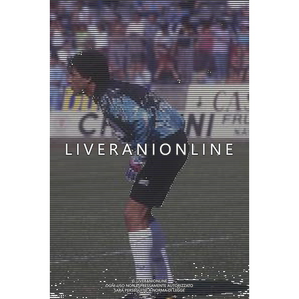 RETROSPETTIVA IELPO MARIO CALCIATORE NELLA FOTO IELPO MARIO CON LA MAGLIA DEL CAGLIARI CALCIO AG ALDO LIVERANI SAS